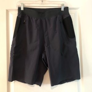 LULULEMON ATHLETIC SHORT WITH SIDE POCKETS
